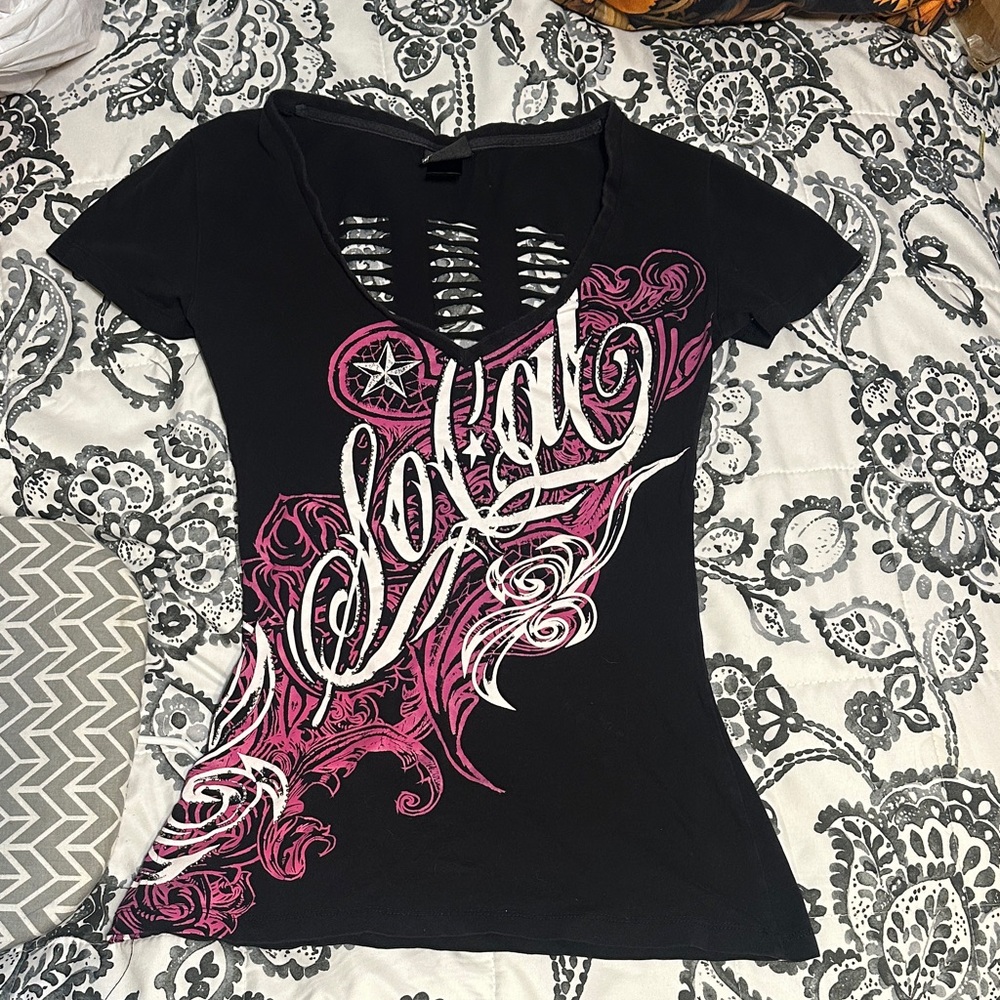 Stylish Black and Pink Graphic Women's Tee